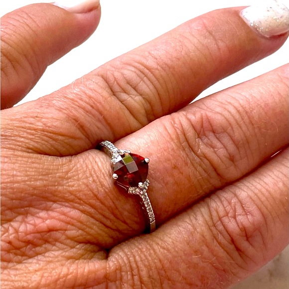BRAND NEW Garnet Diamond Ring, 10k White Gold, Sz 7 - Picture 4 of 11